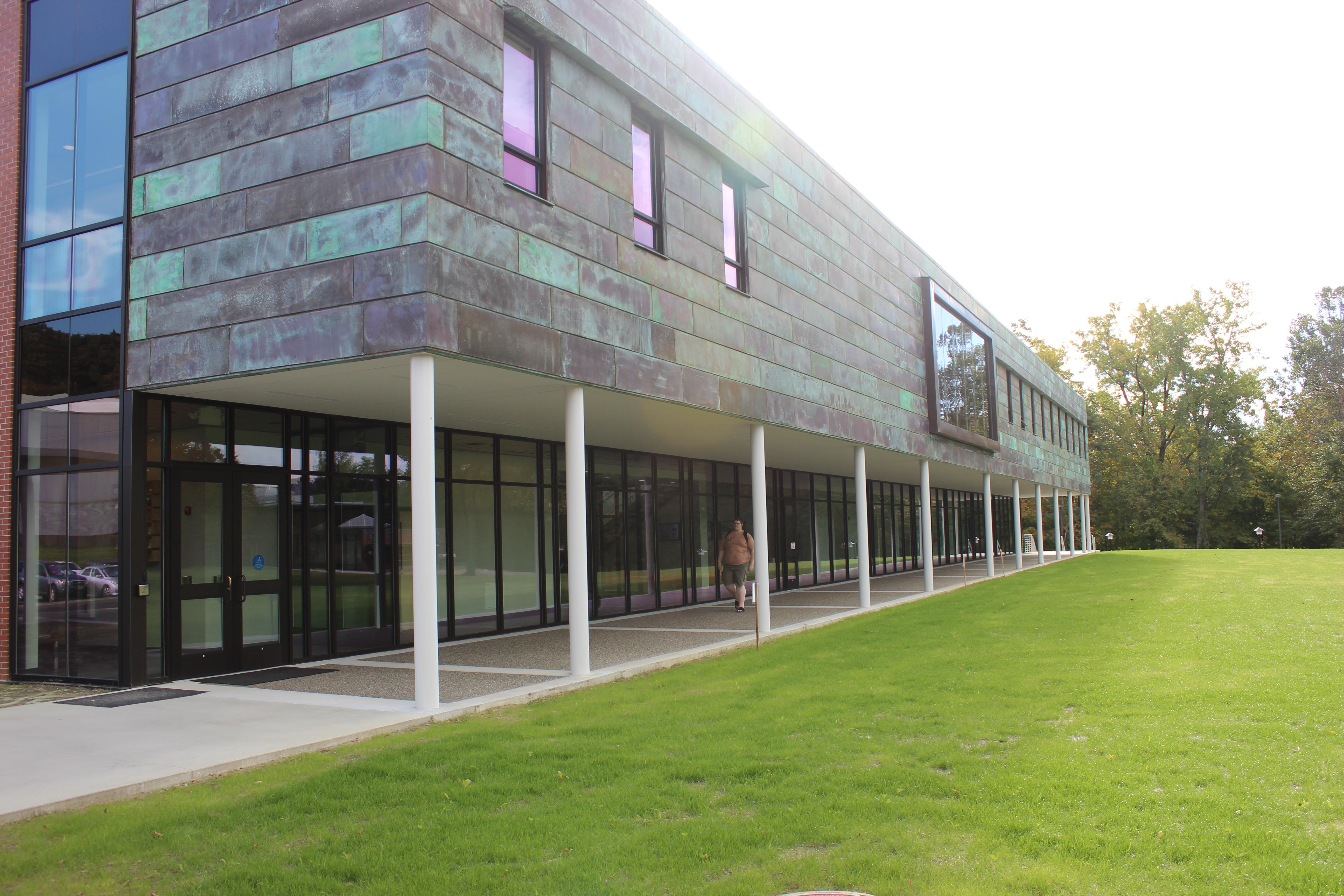 The Nicole Goodner MacFarlane building at 具有里程碑意义的大学